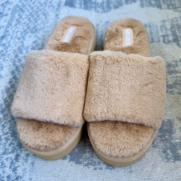 Muk Luks Kirstey Tan Fuzzy Platform Slippers NWOT - Picture 8 of 11